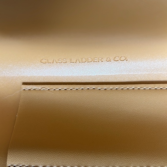 NWT Tech Organizer Roll Purse - Picture 2 of 8